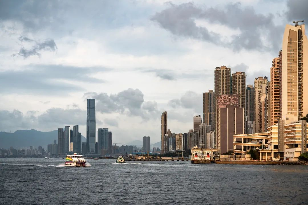 家庭收入要達(dá)到這個數(shù)，規(guī)劃香港身份才有奔頭！